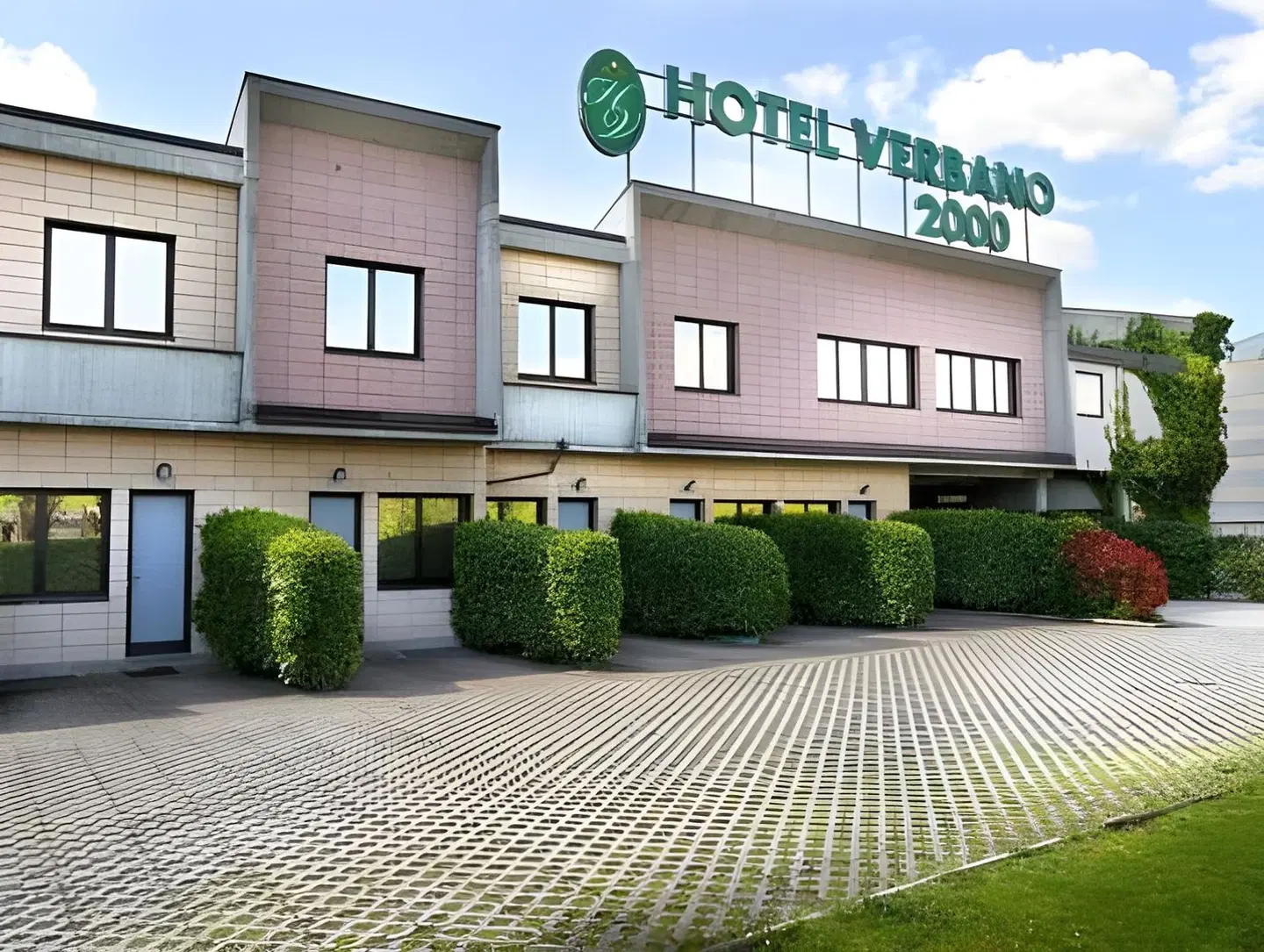 Stay Hotel EXTERIOR