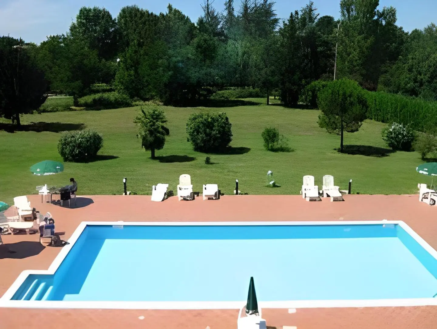 Le Ville OUTDOOR_POOL