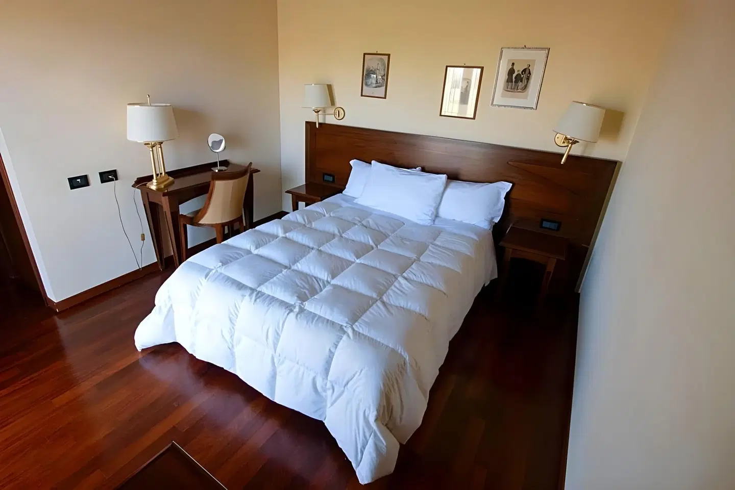 Conteverde ROOM_EXAMPLE