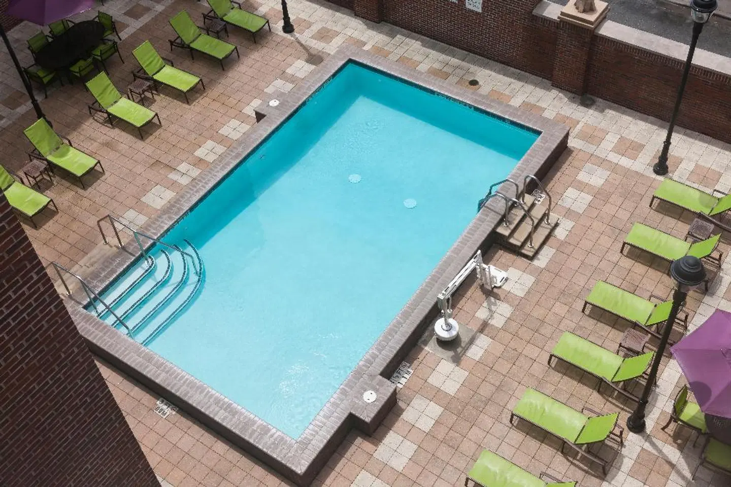 Holiday Inn Savannah Historic District by IHG OUTDOOR_POOL