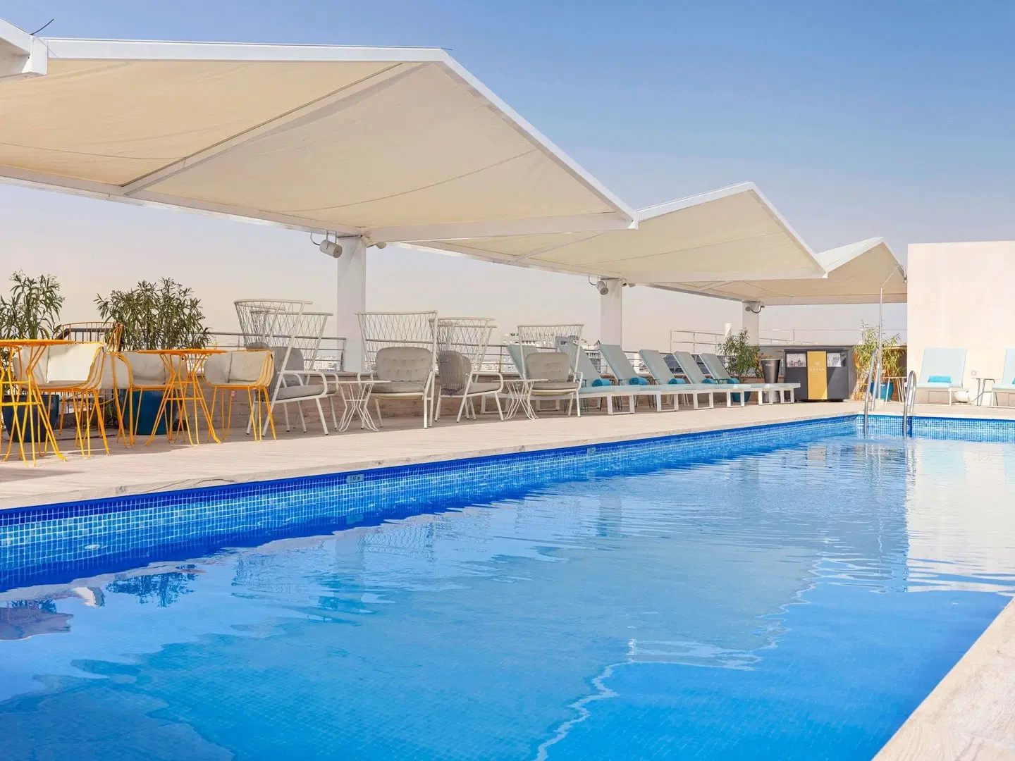 Novotel Sevilla Hotel OUTDOOR_POOL