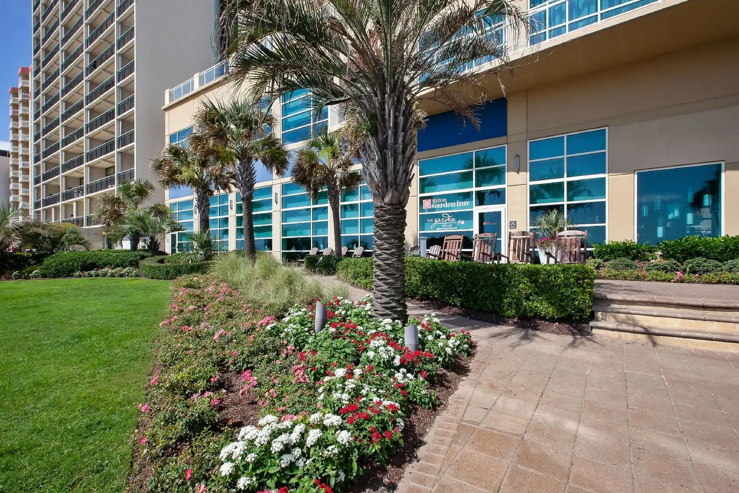 Hilton Garden Inn Virginia Beach Oceanfront EXTERIOR