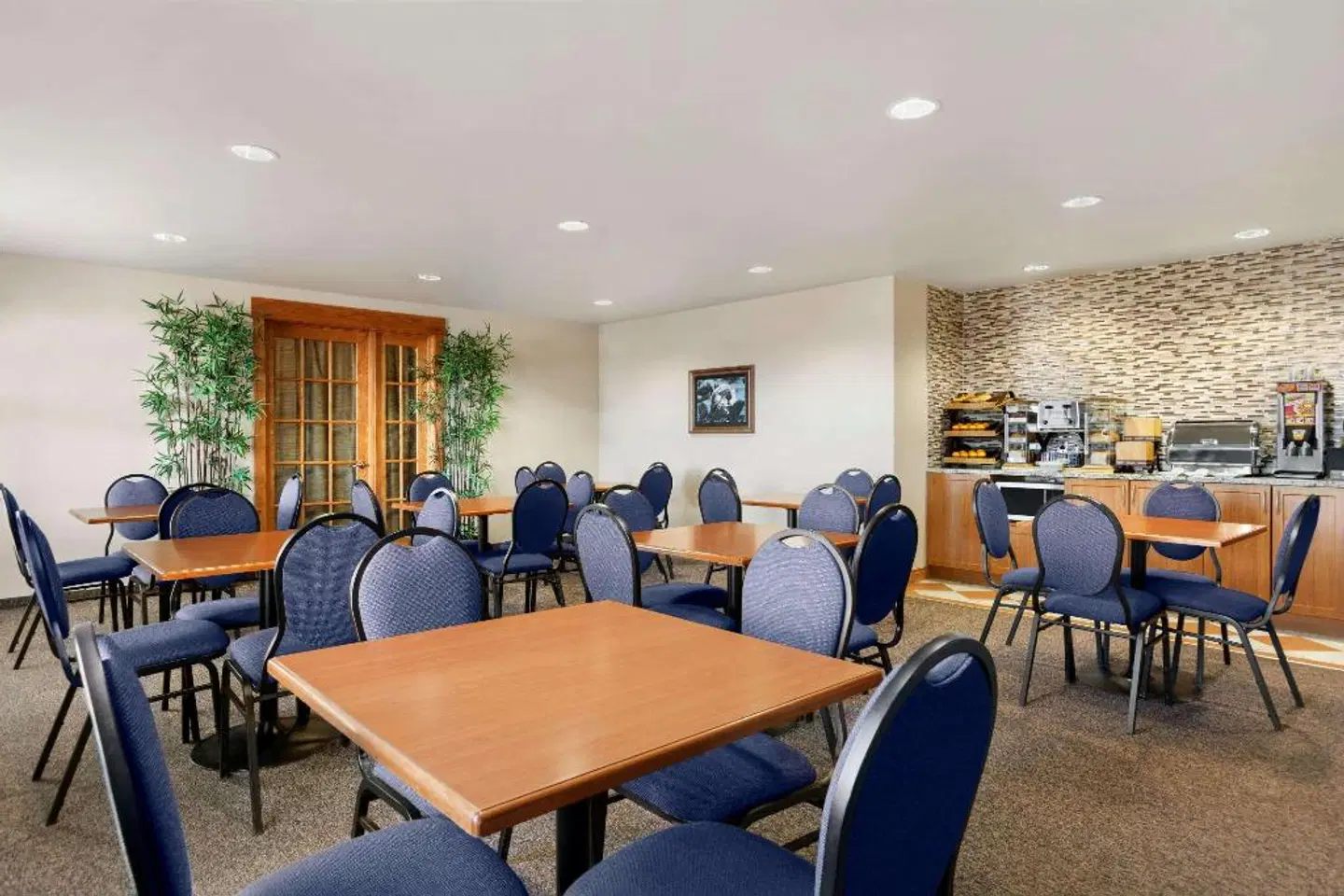 Days Inn & Suites by Wyndham Thompson Konferenz