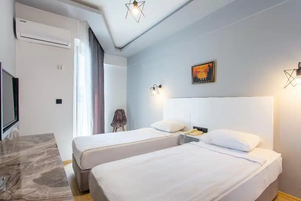 Aslan City Hotel — ChIJs09LsqQrwBQRogQIK8fWlfI,ChIJ7wZzjOCb3BQRODkOT6v5t7M