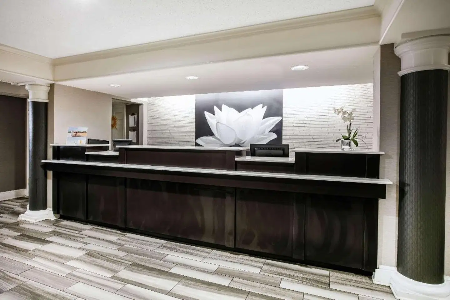 La Quinta Inn by Wyndham Dallas Uptown ROOM_EXAMPLE