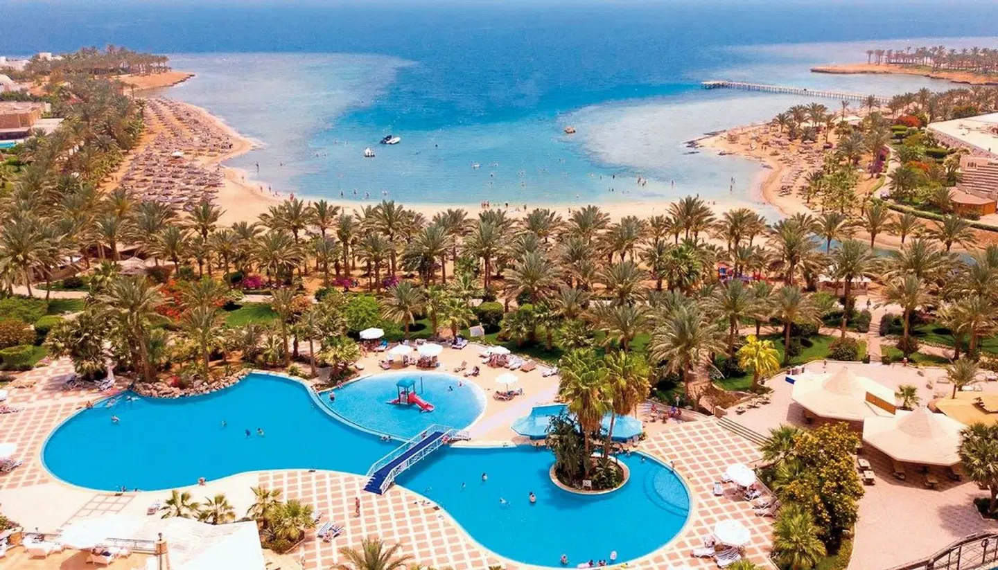 Brayka Bay Resort OUTDOOR_POOL