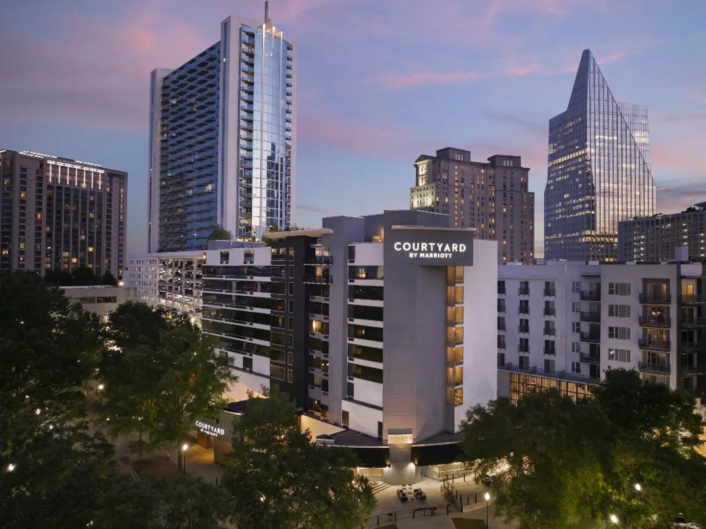 Courtyard by Marriott Atlanta Buckhead EXTERIOR