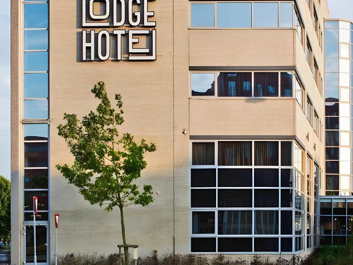Urban Lodge Hotel EXTERIOR