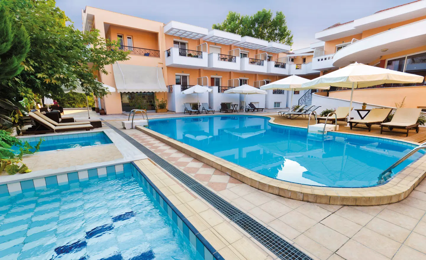 Filia OUTDOOR_POOL