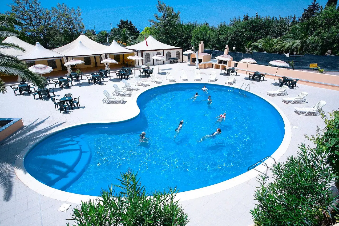 Califfo OUTDOOR_POOL