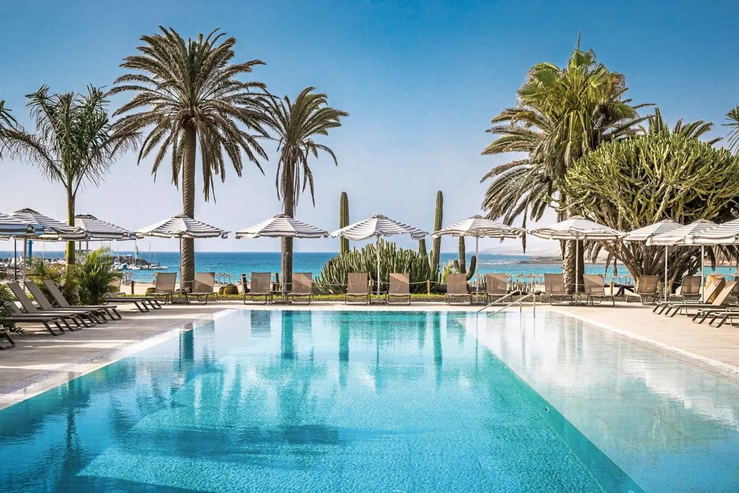 Barceló Fuerteventura Royal Level - Adults Only OUTDOOR_POOL