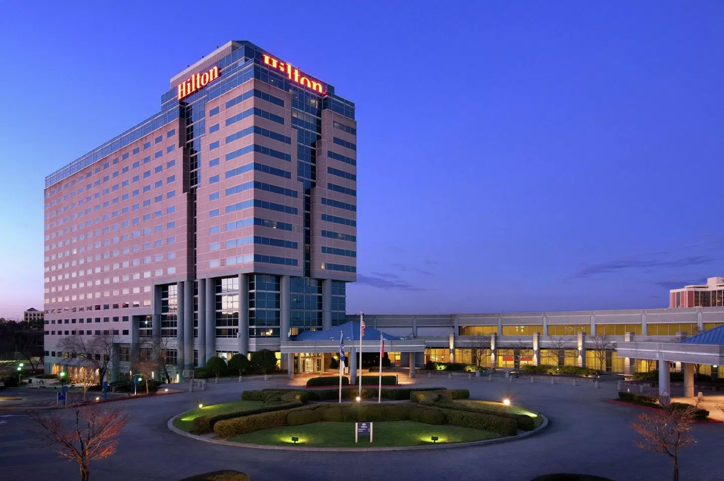 Hilton Atlanta Airport EXTERIOR