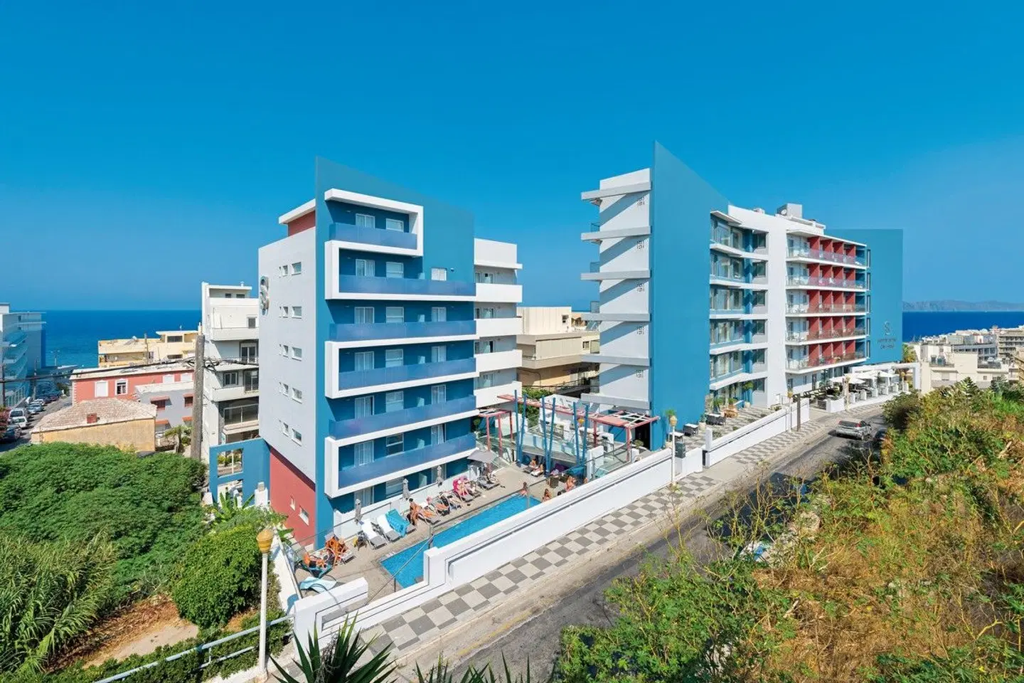 Semiramis EXTERIOR