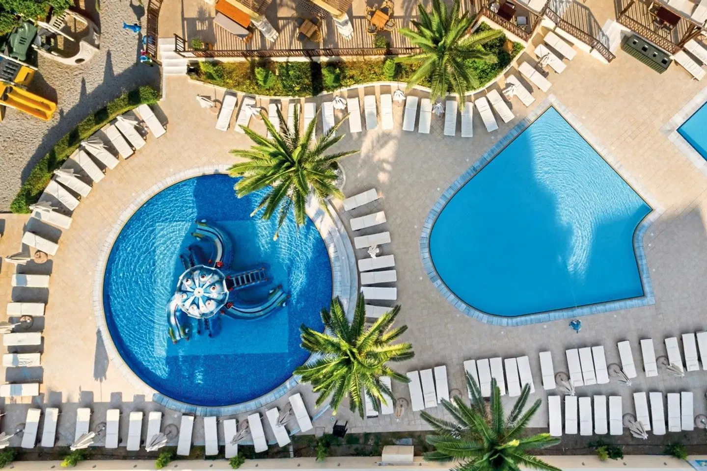 Sun Beach Resort MODEL_IMPRESSION