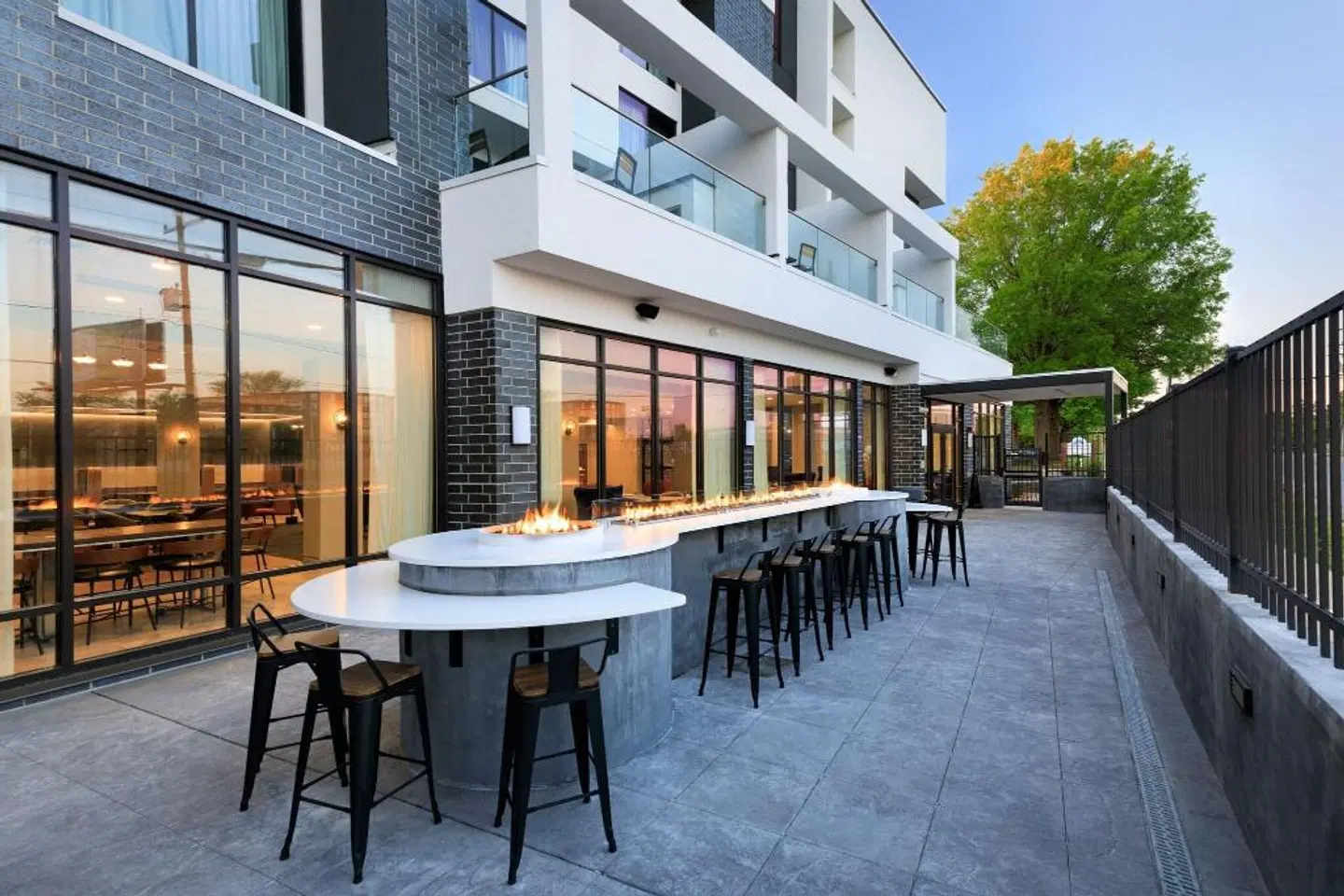 Courtyard by Marriott Richmond West Terrasse