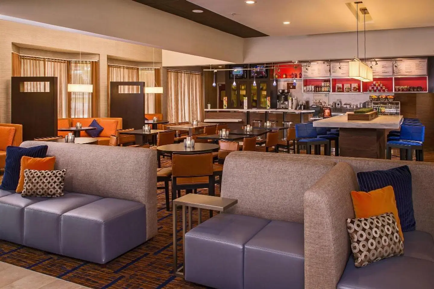 Courtyard by Marriott Richmond West Bar