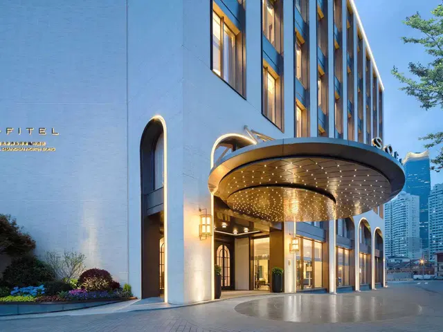 Sofitel Shanghai North Bund EXTERIOR