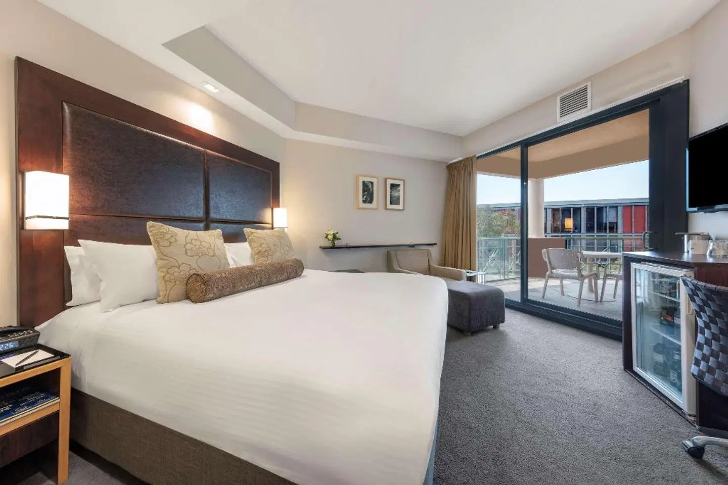 Amora Hotel Riverwalk ROOM_EXAMPLE