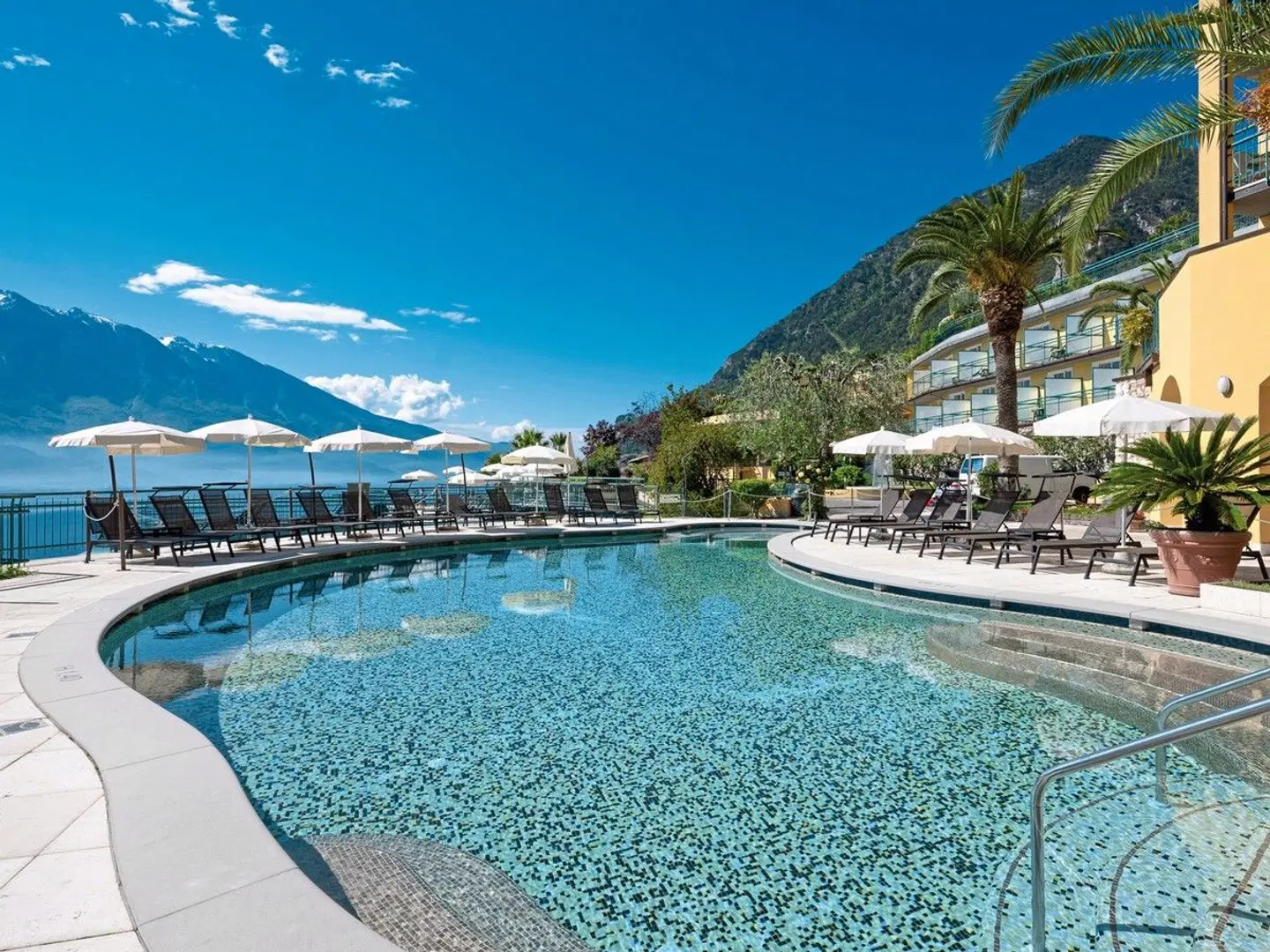 Cristina OUTDOOR_POOL