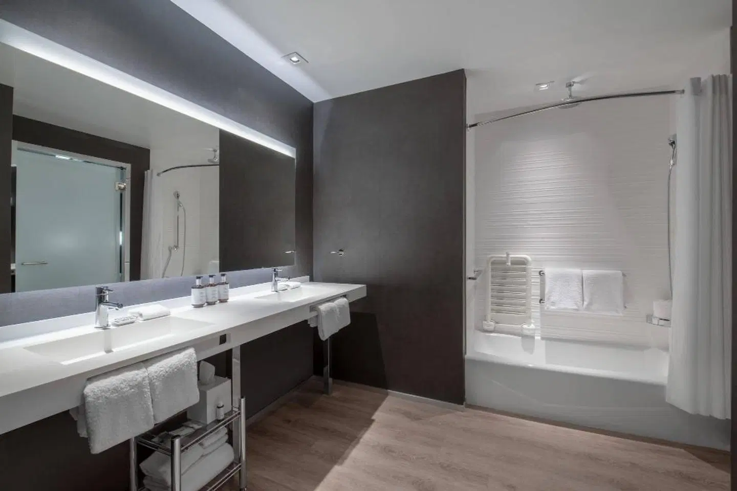 AC Hotel by Marriott Atlanta Midtown Badezimmer