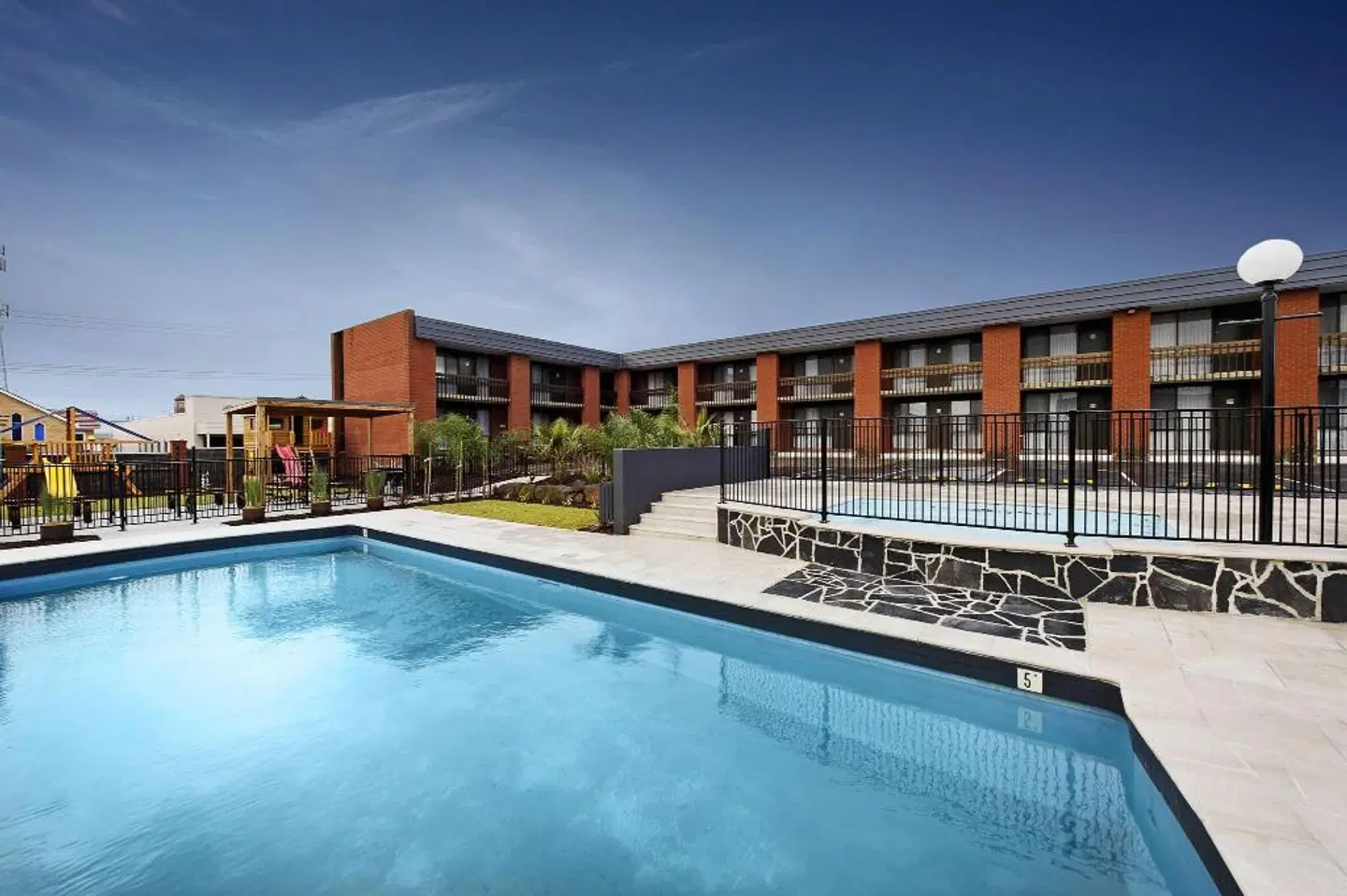 Mid City Motel Warrnambool OUTDOOR_POOL