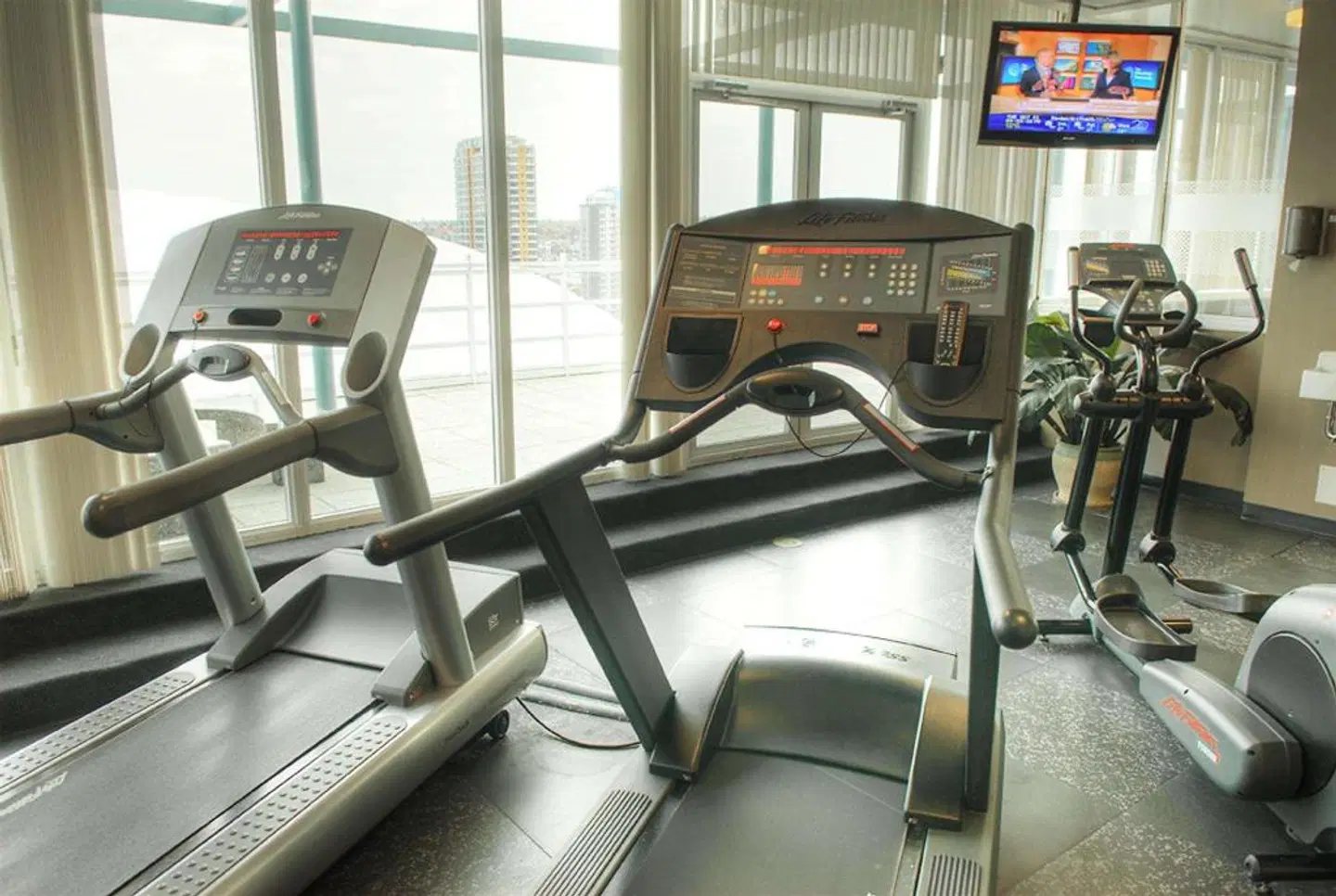 Hampton Inn & Suites by Hilton Vancouver-Downtown SPORTS_AND_LEISURE