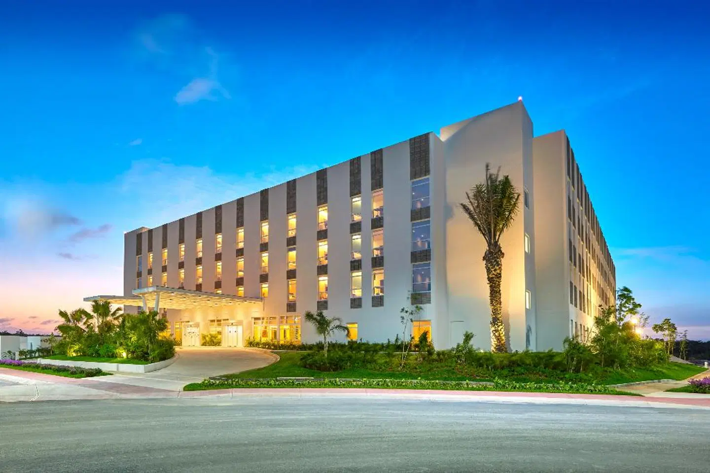 City Express Suites Cancún Aeropuerto EXTERIOR
