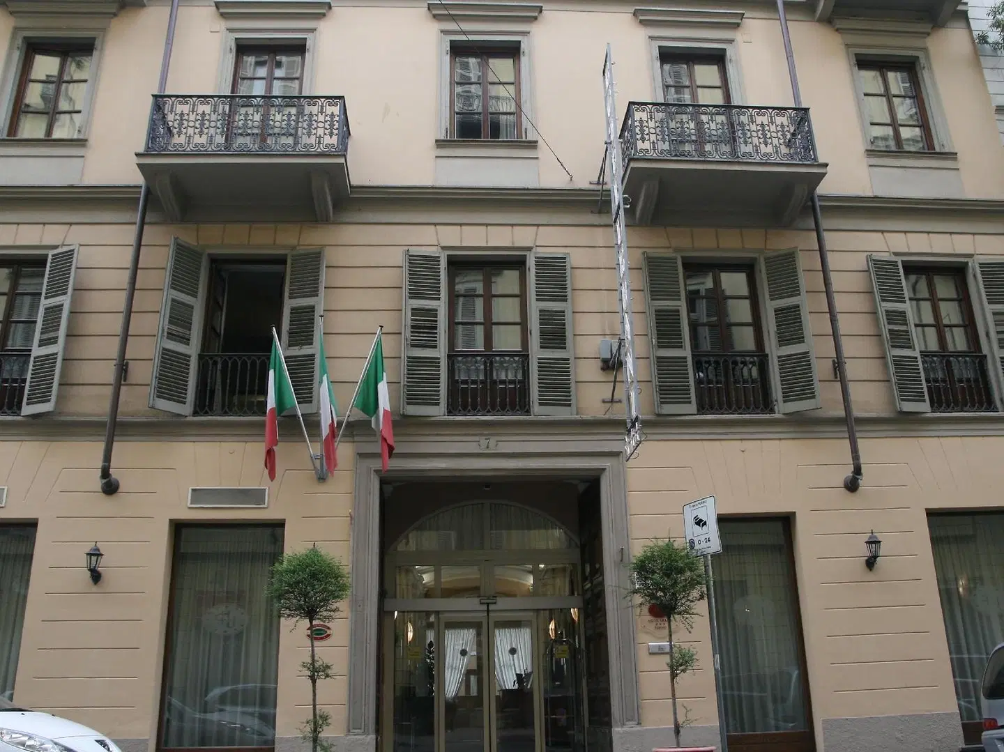 Urbani EXTERIOR