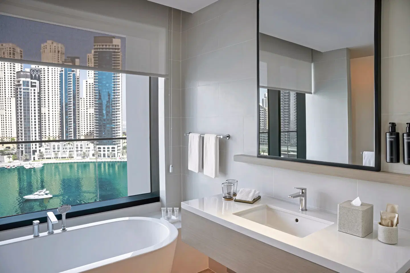 Vida Dubai Marina & Yacht Club Badezimmer