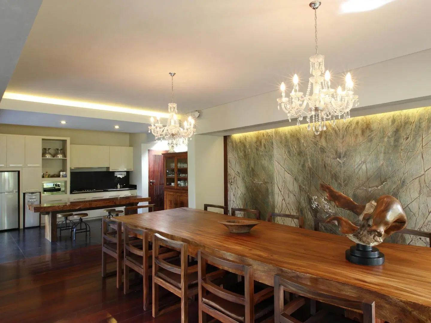 Swarapadi Villa Bar