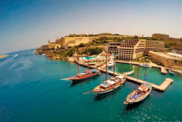 Grand Hotel Excelsior Malta EXTERIOR