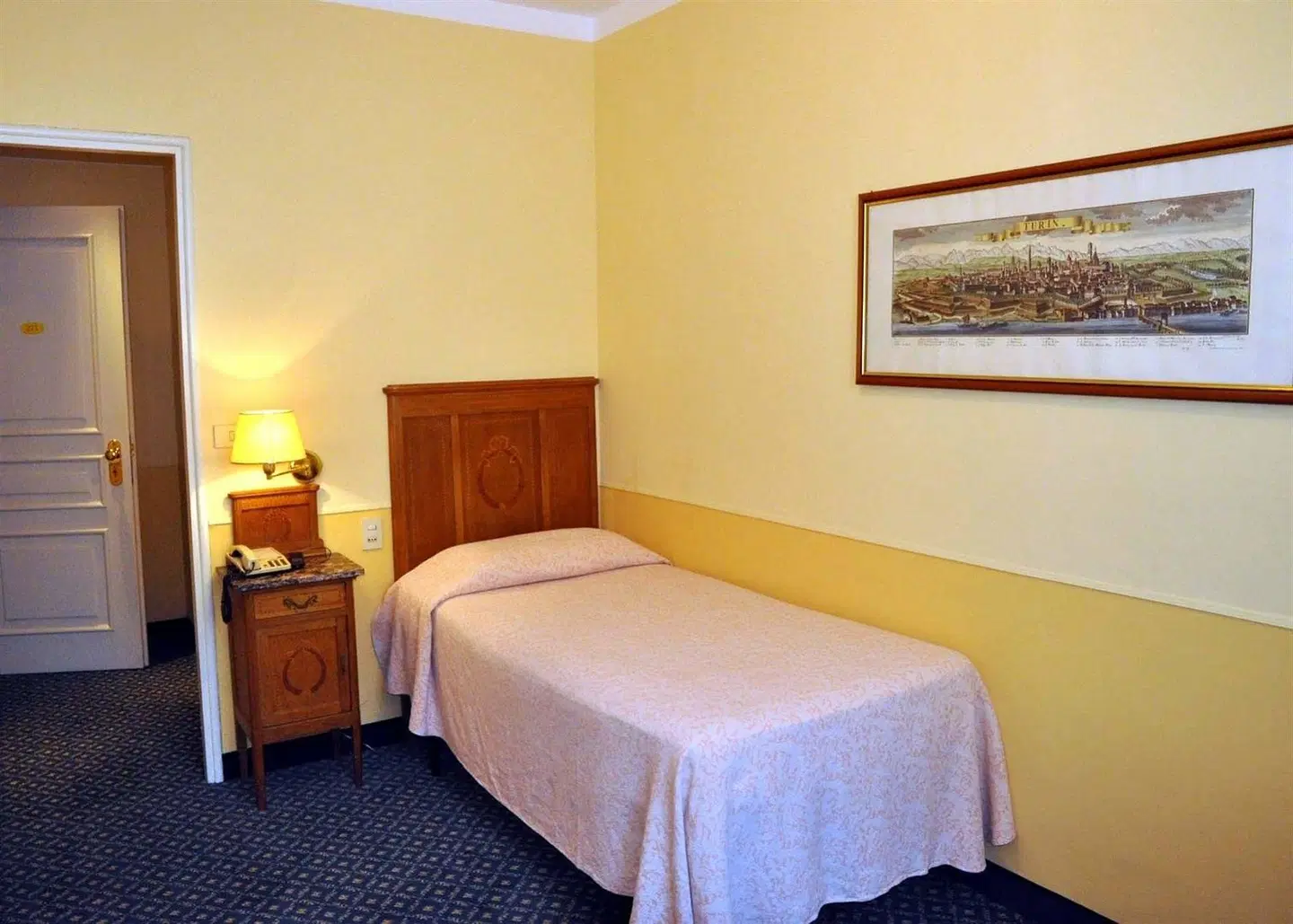 Roma e Rocca Cavour ROOM_EXAMPLE