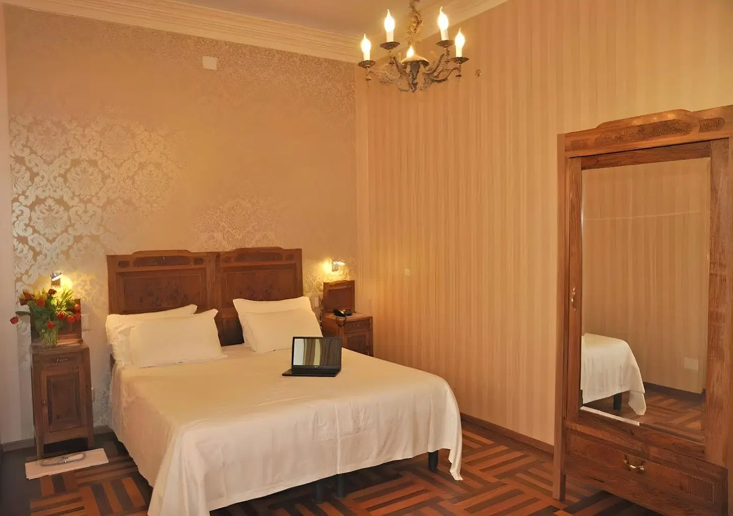 Roma e Rocca Cavour ROOM_EXAMPLE