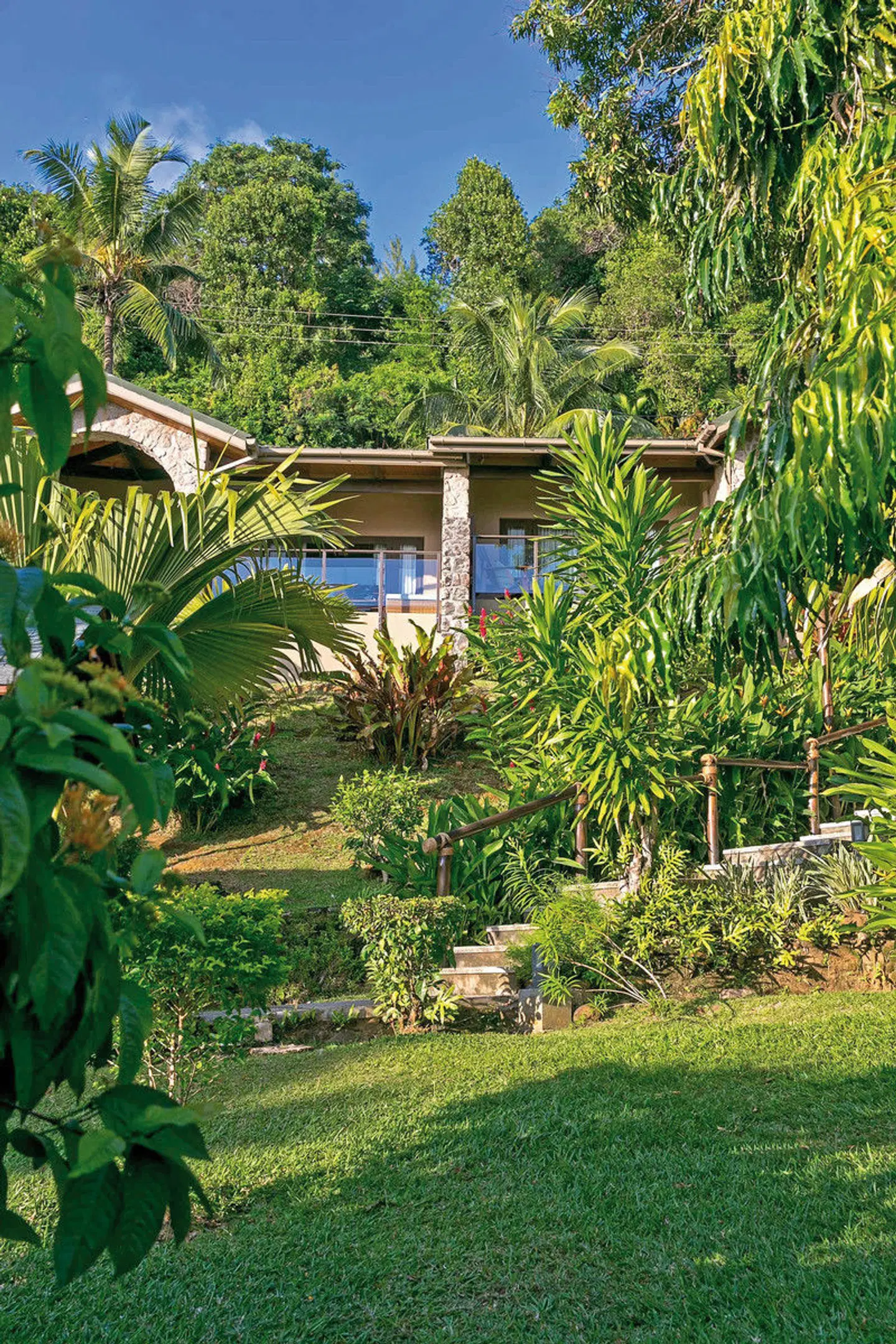 Coco de Mer & Black Parrot Suites Garten