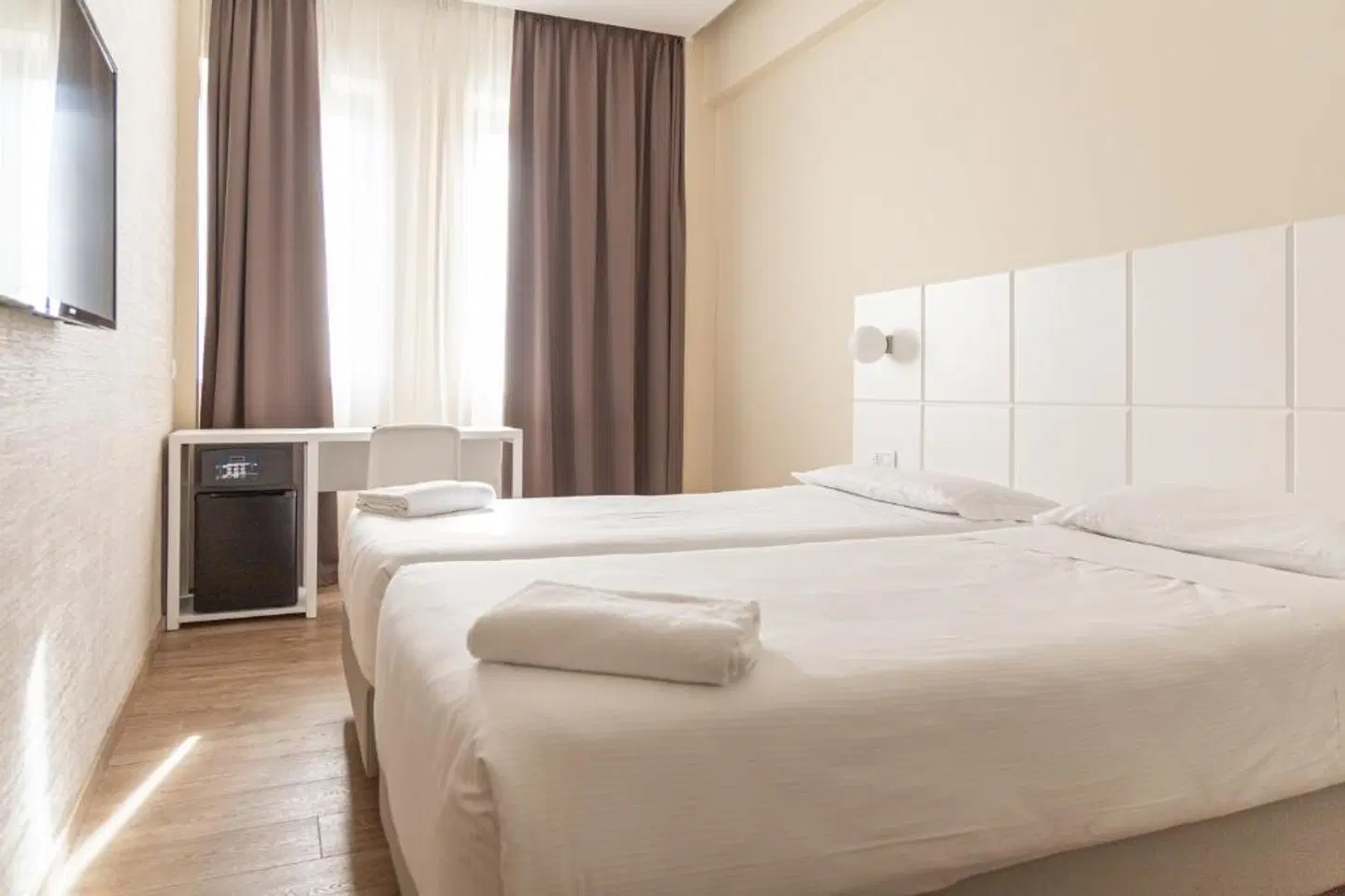 Boston ROOM_EXAMPLE