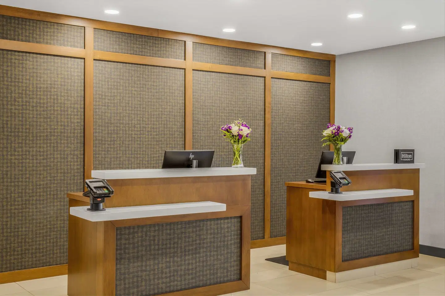 Homewood Suites by Hilton Winnipeg Airport - Polo Park LOUNGE_LOBBY