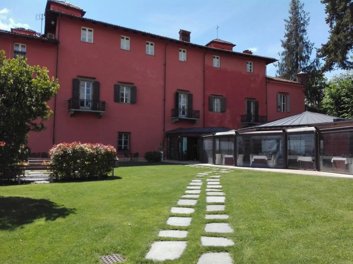 Castello Rosso EXTERIOR