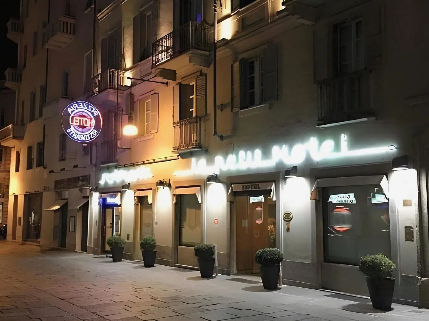 Le Petit Hotel EXTERIOR