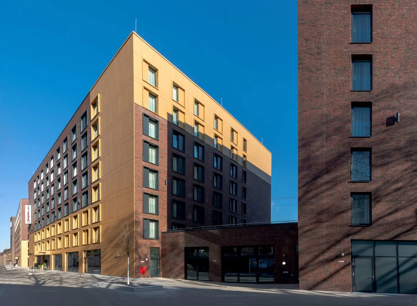 Hampton by Hilton Düsseldorf City Centre EXTERIOR