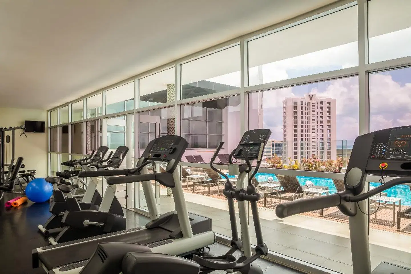 Fiesta Inn Cancun Las Americas SPORTS_AND_LEISURE