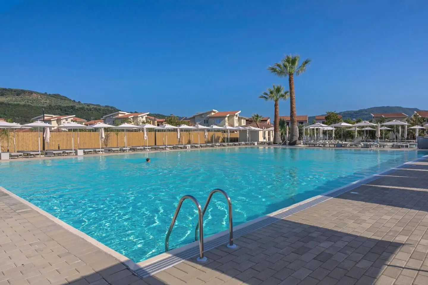Caladune Resort OUTDOOR_POOL