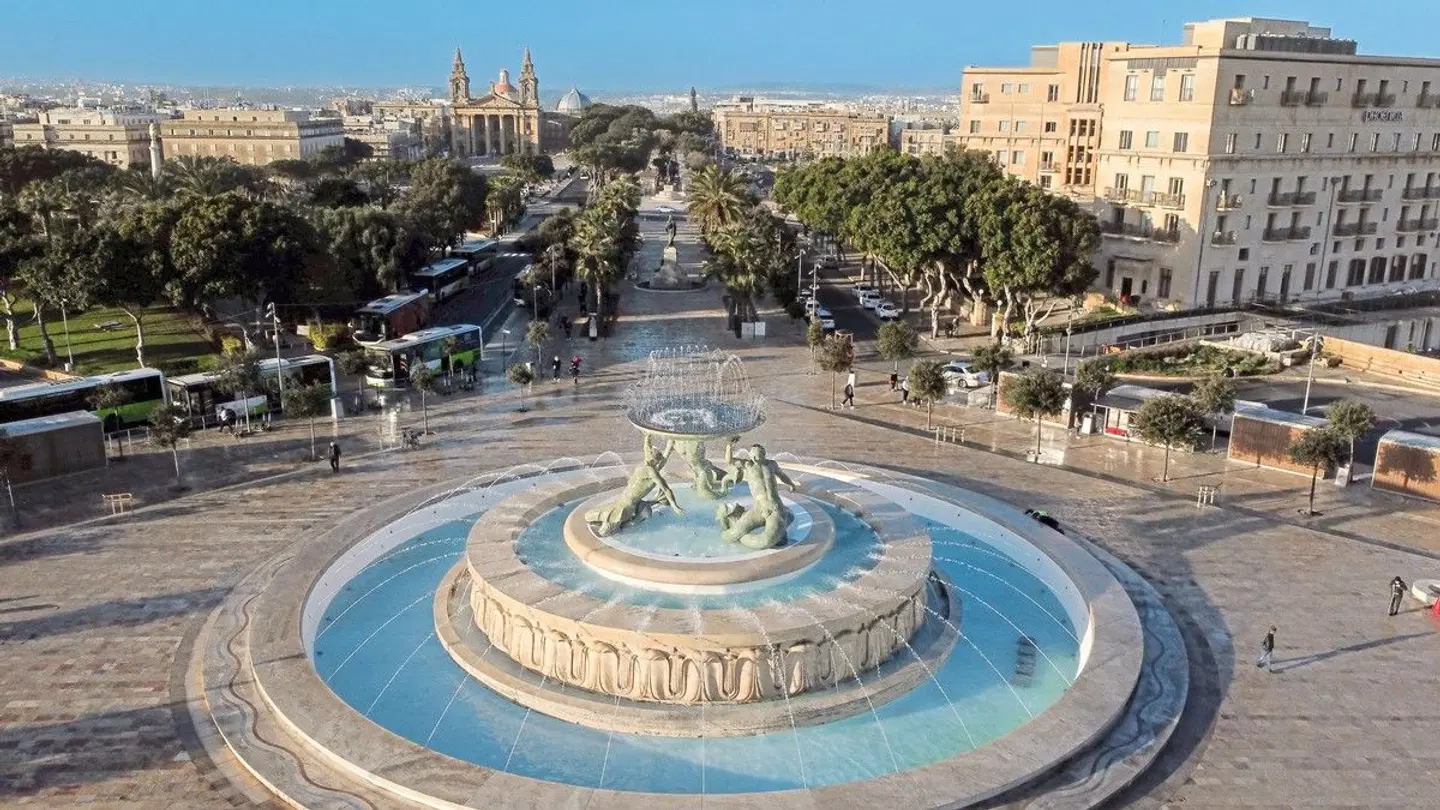 The Phoenicia Hotel OUTDOOR_POOL