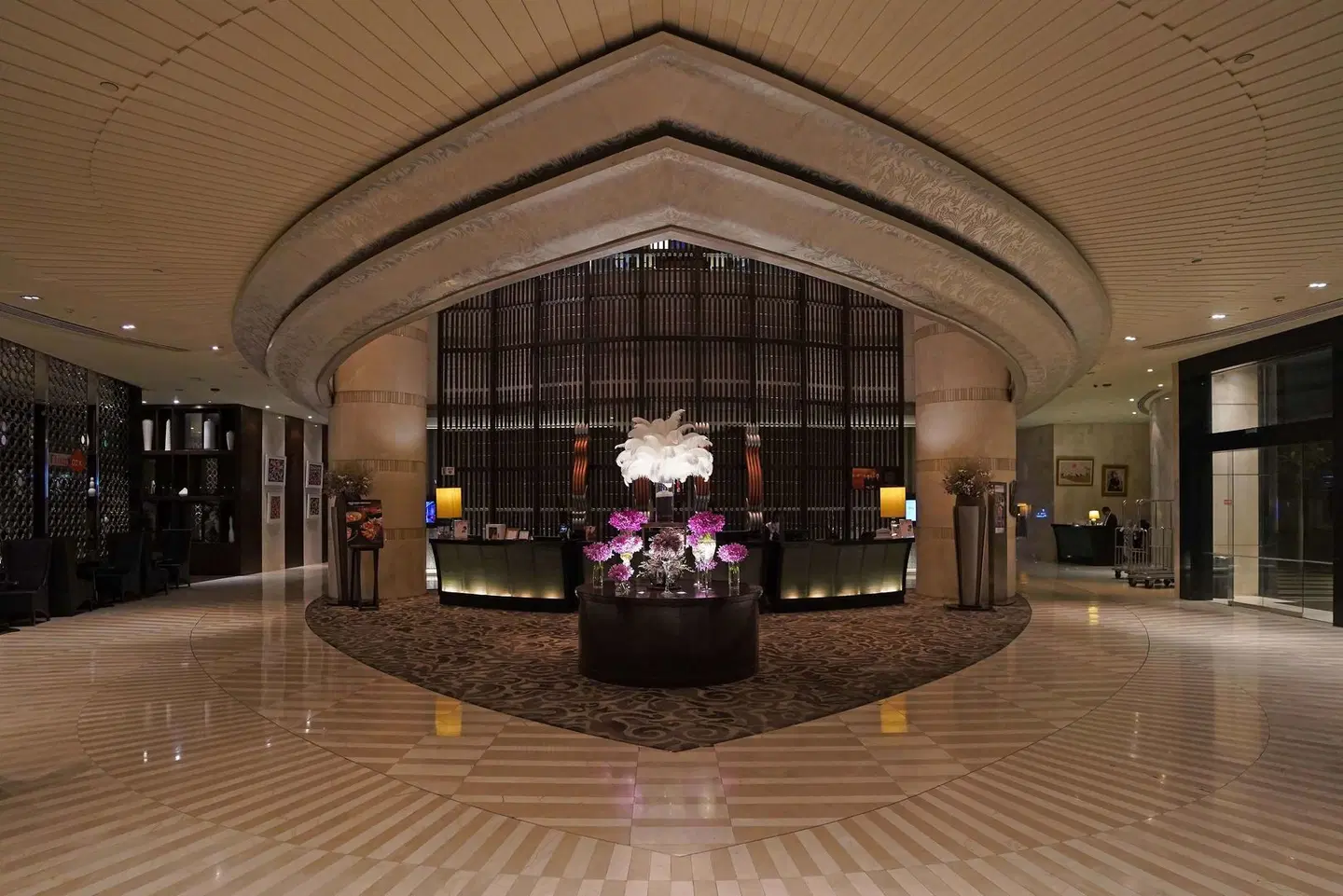 Hilton Bangkok Grande Asoke LOUNGE_LOBBY