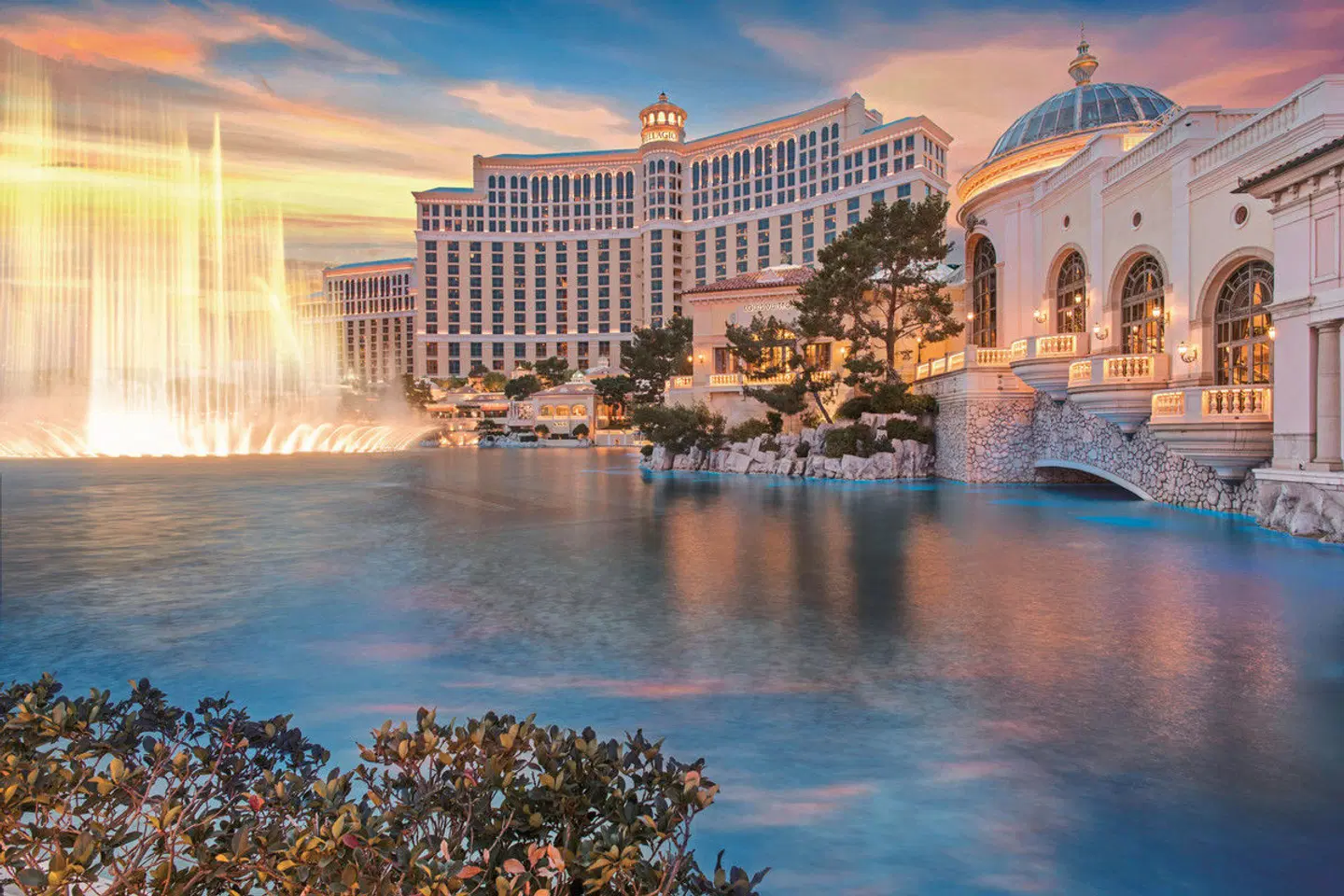 Bellagio Hotel & Casino EXTERIOR