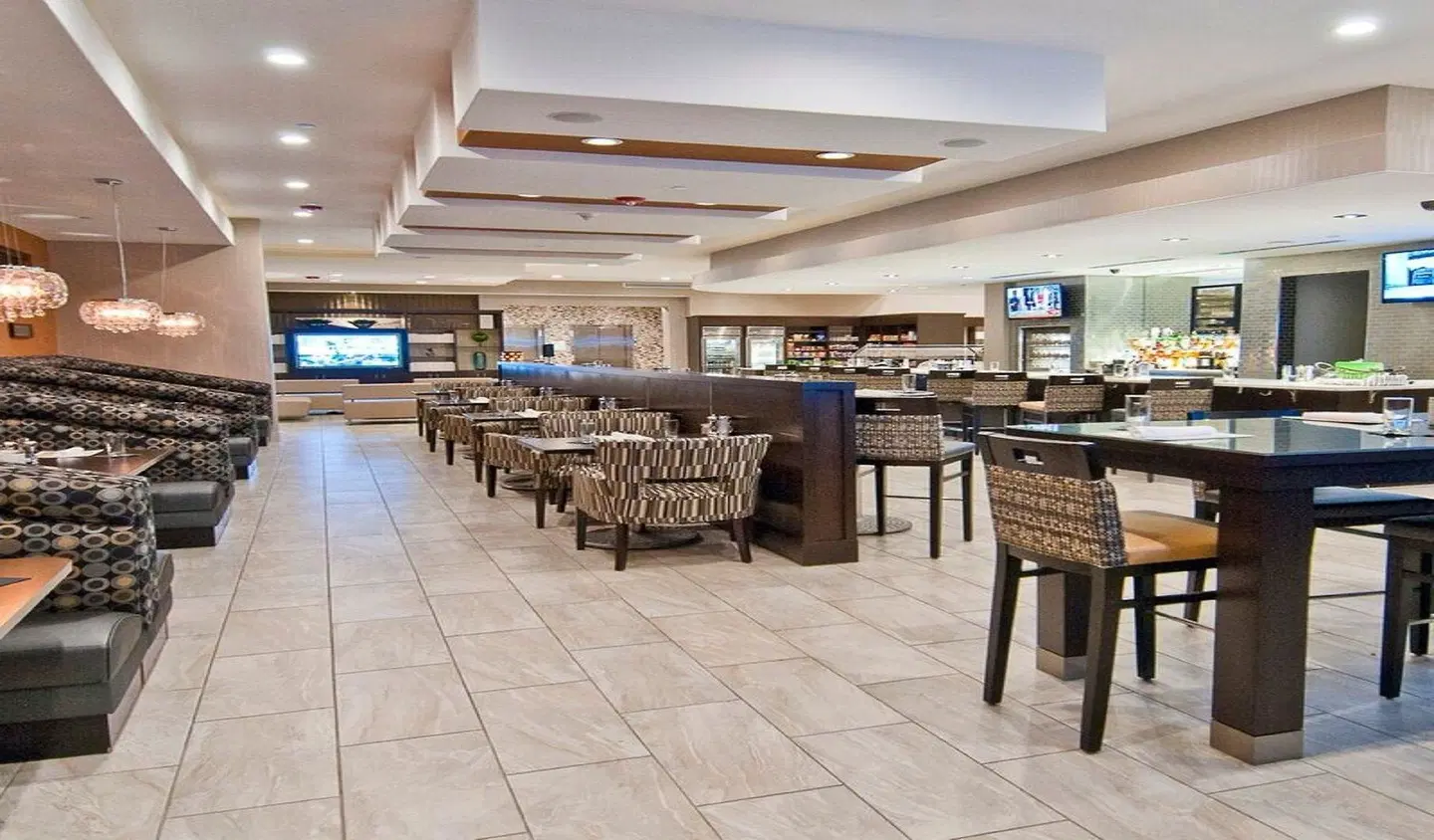 Holiday Inn Austin Airport by IHG Bar