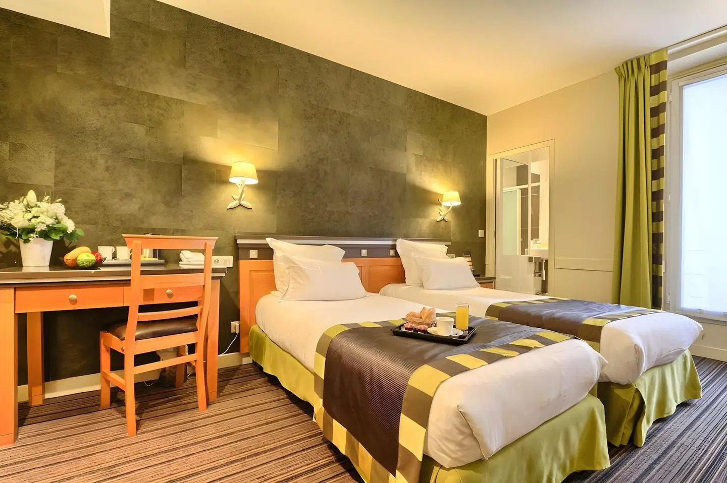 Mondial ROOM_EXAMPLE