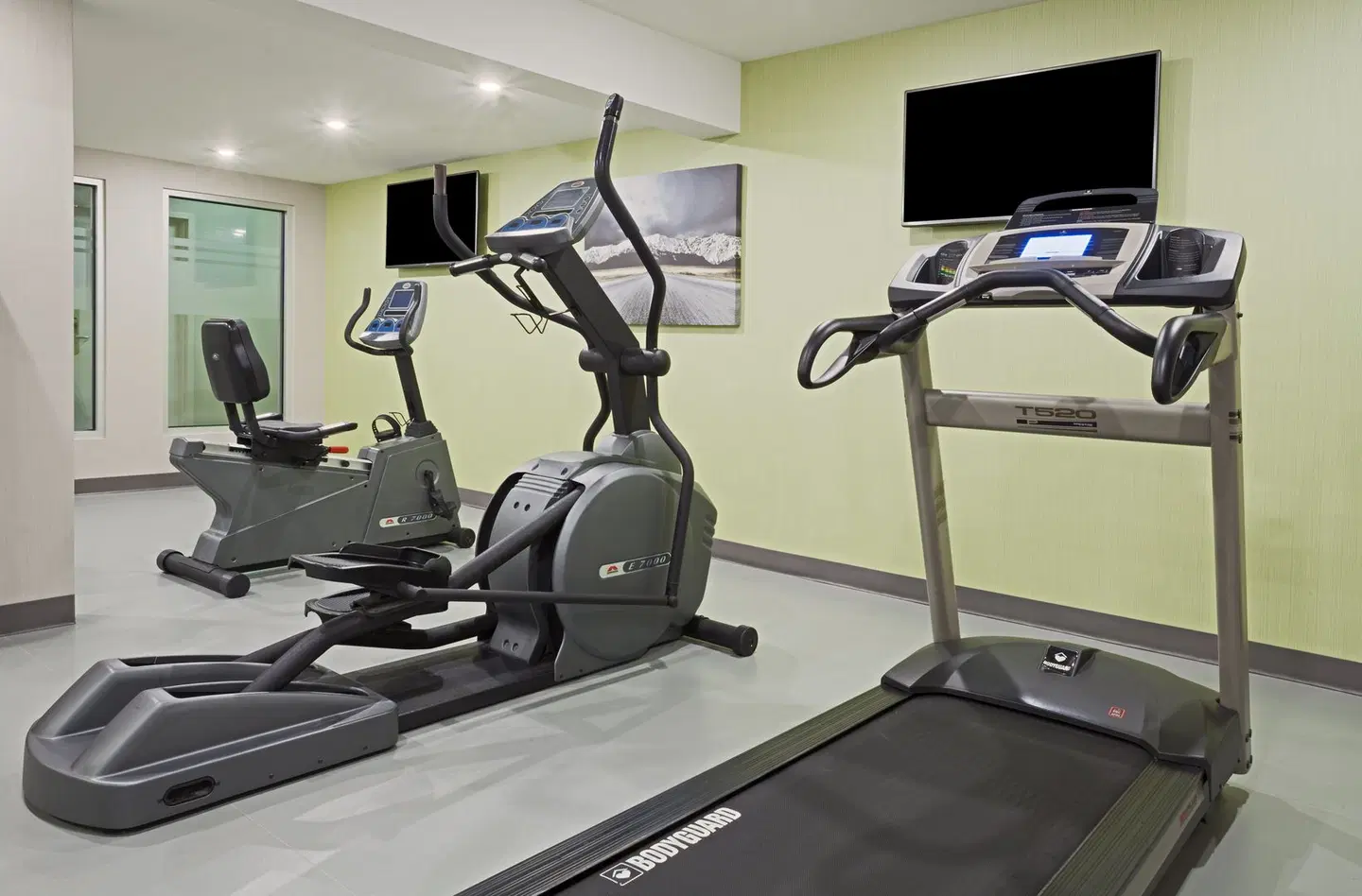 Holiday Inn Express & Suites Fredericton by IHG SPORTS_AND_LEISURE