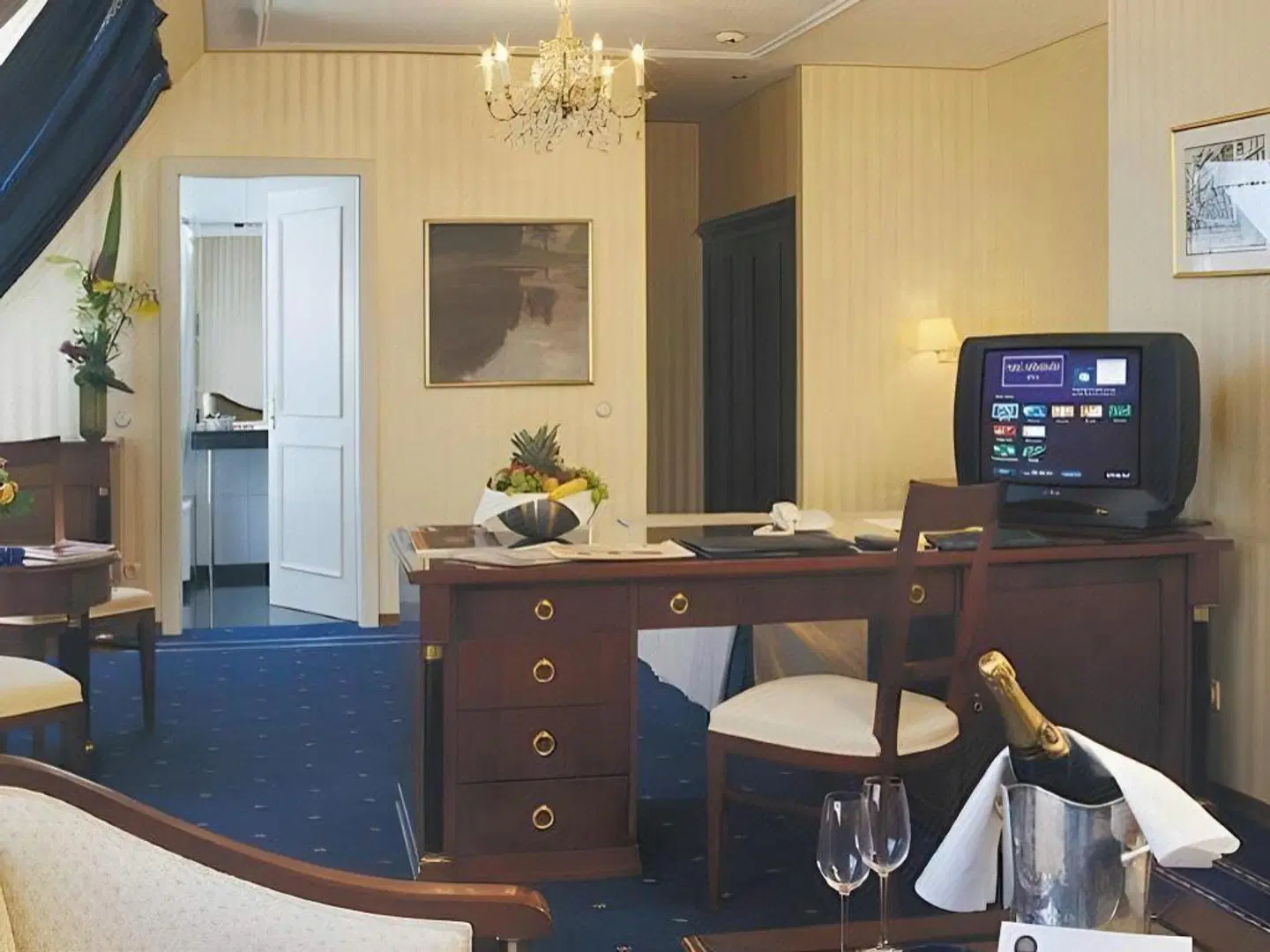 Ambassador ROOM_EXAMPLE