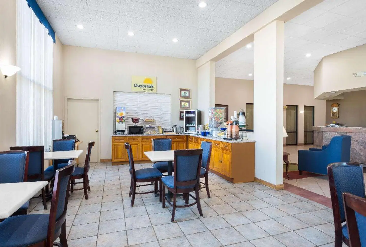 Days Inn by Wyndham Mocksville Bar