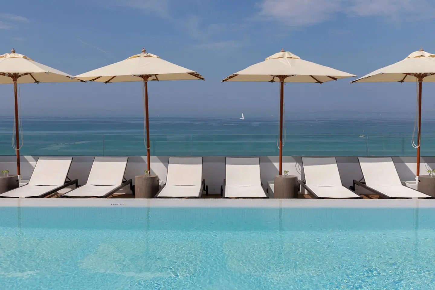 HM Ayron Park OUTDOOR_POOL